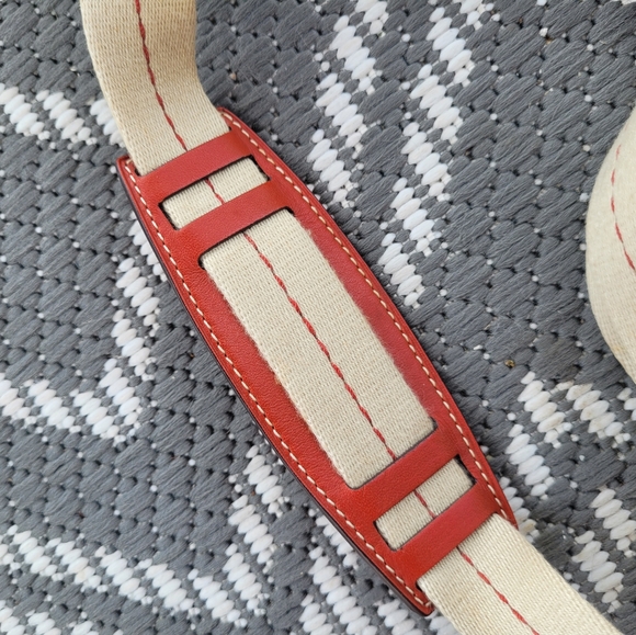 Vintage Coach Signature C Canvas crossbody purse - Picture 4 of 7